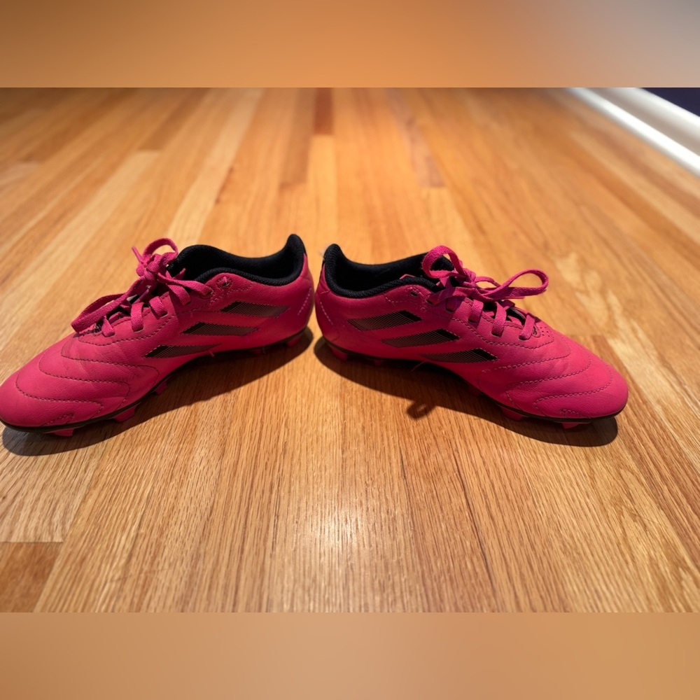 Adidas Vibrant Pink Soccer Cleats girls size 3